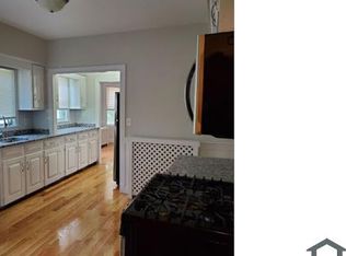 648 South St APT 2, Roslindale, MA 02131