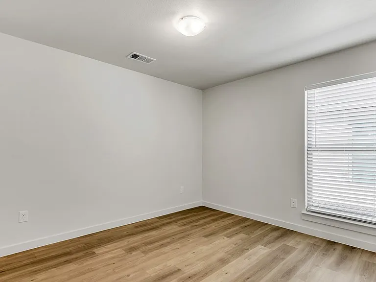 6333 Poppy Dr — Photo 9