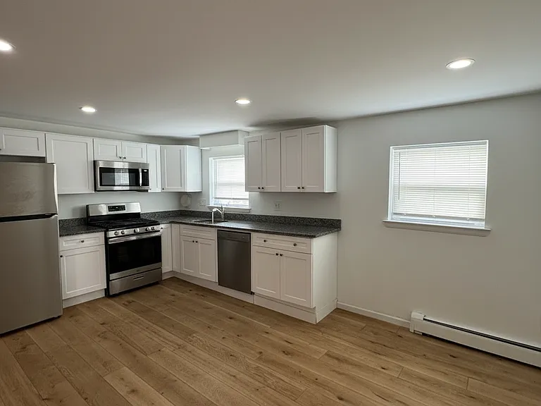 714 Hagner St — Photo 2