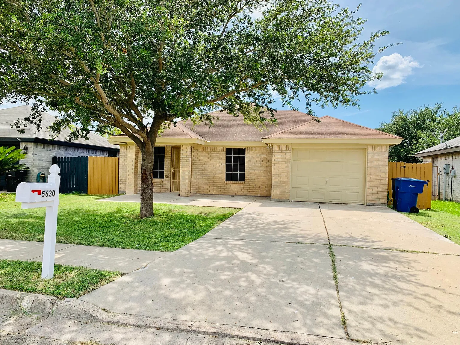 5630 S 28th Ln — Photo 1