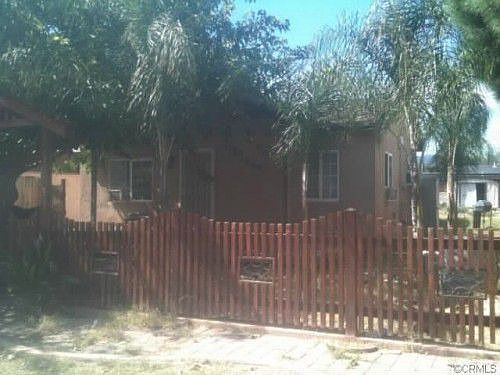 2nd image of 33075 Walls St