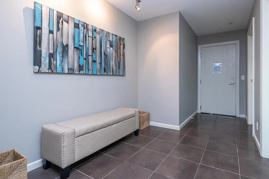 2 bed, 1102 sqft, $2,400 — Photo 2