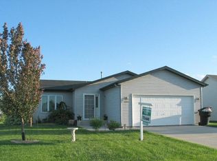 5201 W Plum Dr, Grand Forks, ND 58203
