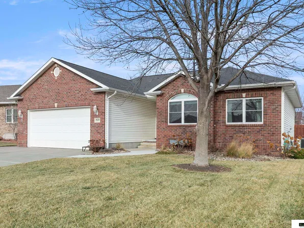 8620 Misty Blue Cir, Lincoln, NE 68505