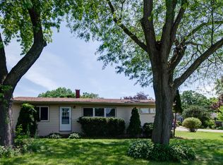 1021 Brentwood Dr, Round Lake Beach, IL 60073