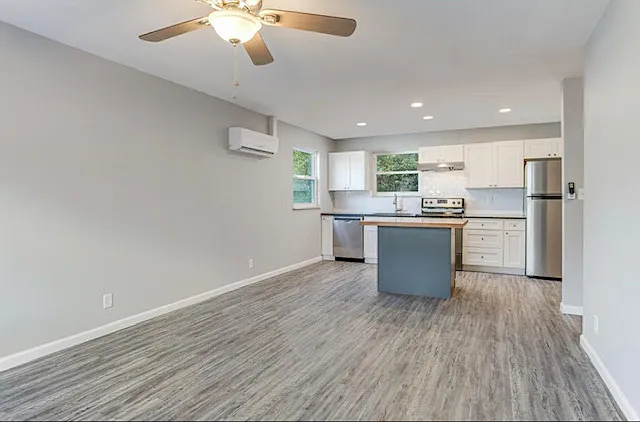755 East Red Bud Road - 101 — Photo 2