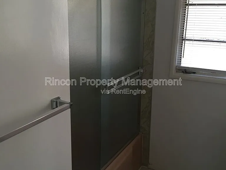 513 N North St — Photo 25