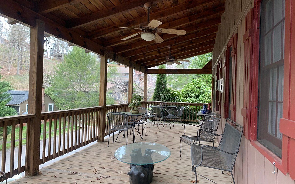 Under 150K Sunday c. 1937 Rustic Cottage For Sale in Murphy, NC