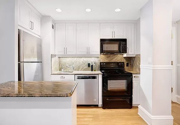 5th image of 23 W 73rd St #501