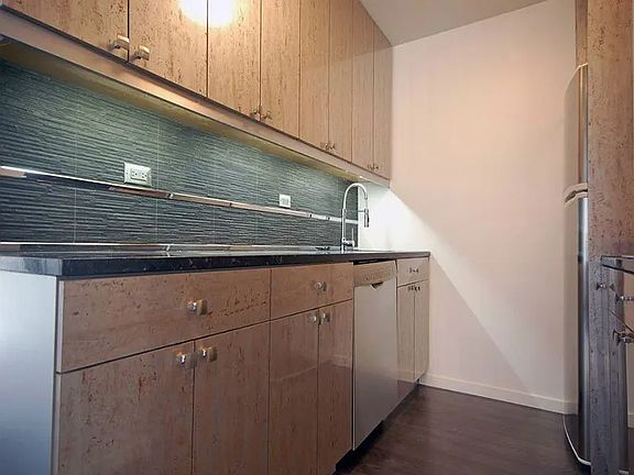 3rd image of 445 5th Ave #22H