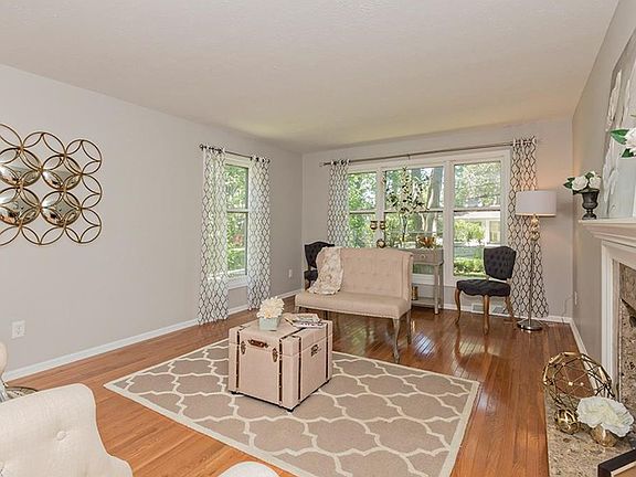 4th image of 5307 Meadow Wood Blvd