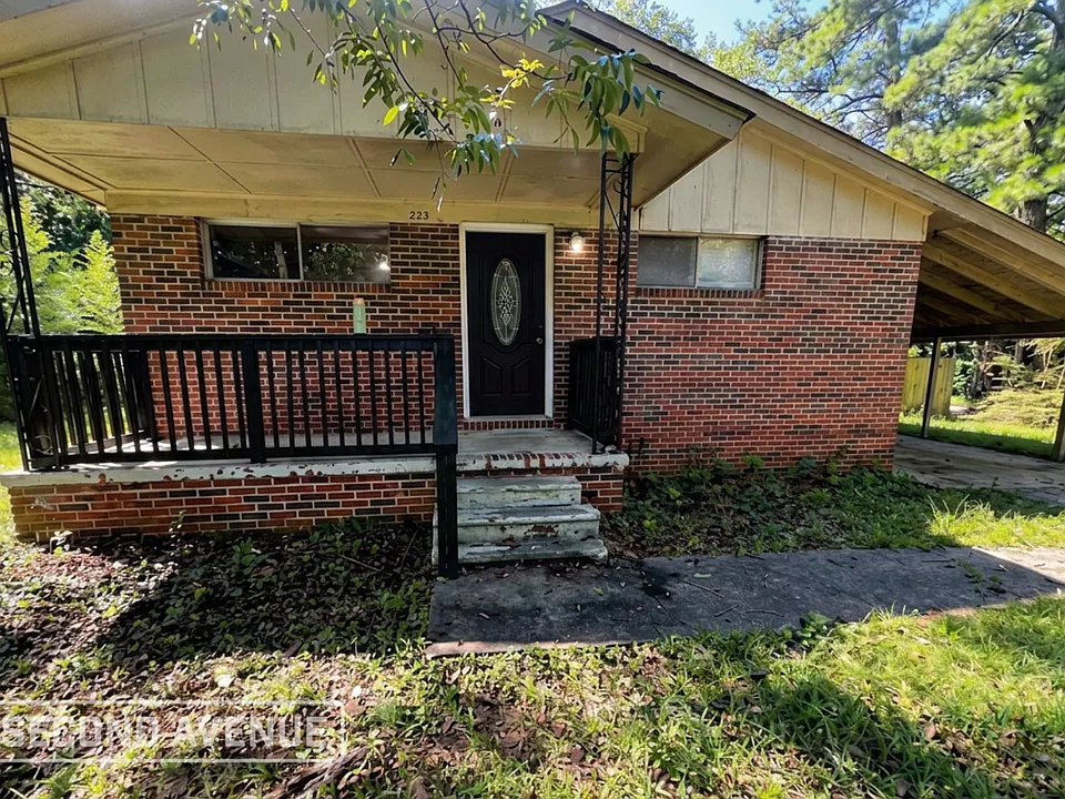 449 Burgundy Rd