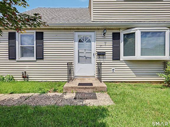 3rd image of 35 Travis Avenue