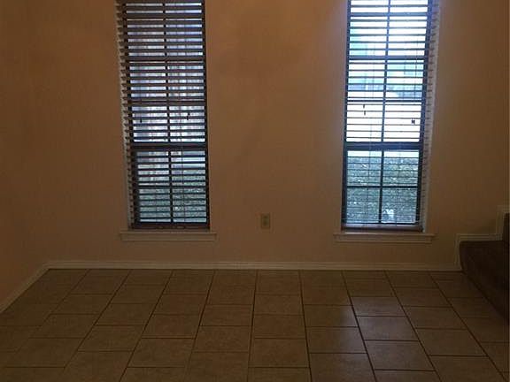 5th image of 1615 Crescent Ln