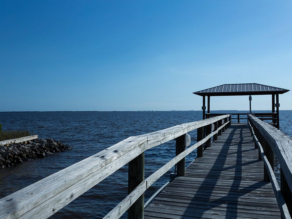 Community Pier