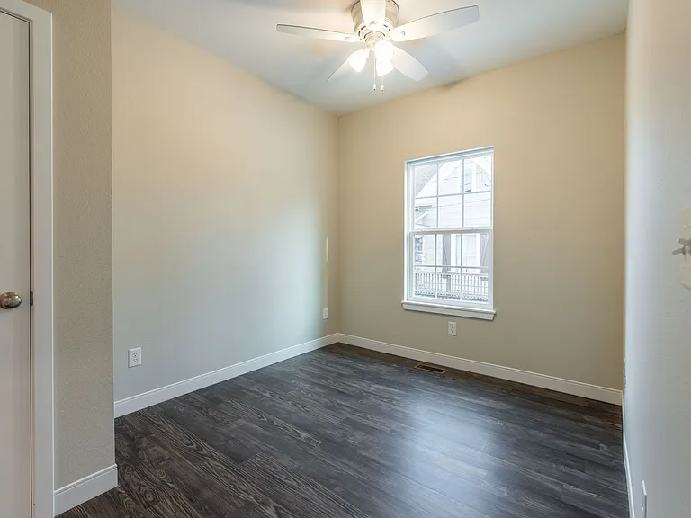 719 S. Main Ave — Photo 7