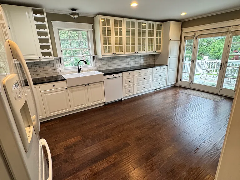 5201 Brighton Ln — Photo 3