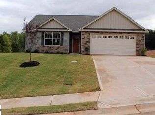 1 Hawkcrest Ct, Travelers Rest, SC 29690