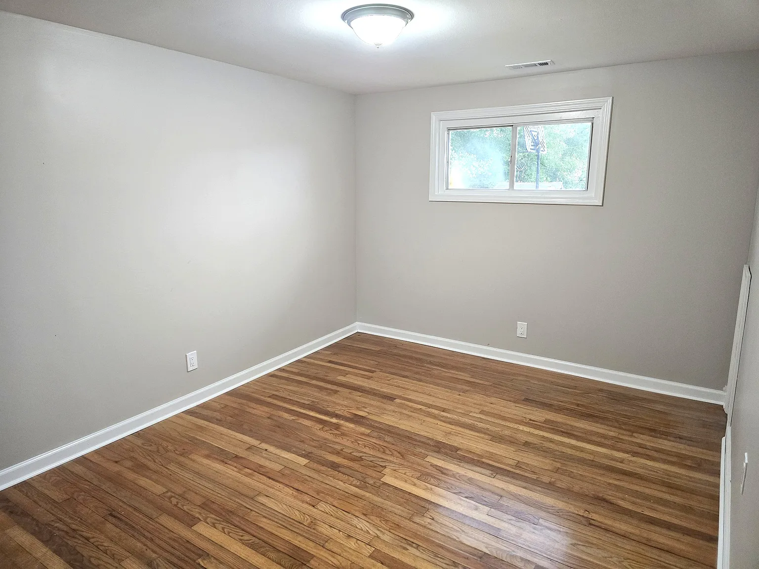 2 bed, 750 sqft, $1,095 — Photo 2