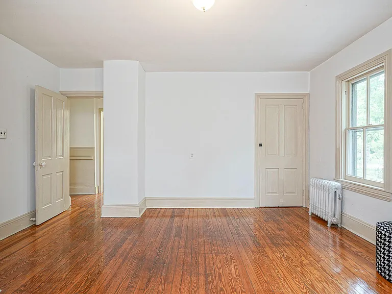315 Chestnut St — Photo 9