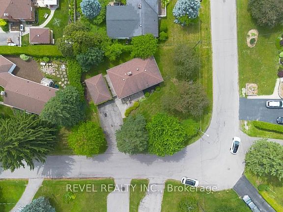 4th image of 16 Carrington Ct