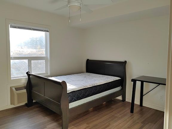 4th image of 883 Academy Way #883