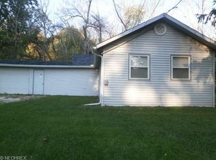 4964 Lakeview Dr, Mentor, OH 44060