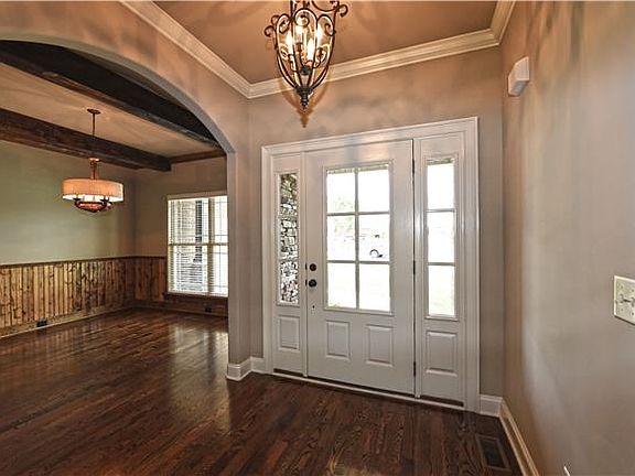 4th image of 4212 Thoroughbred Ln