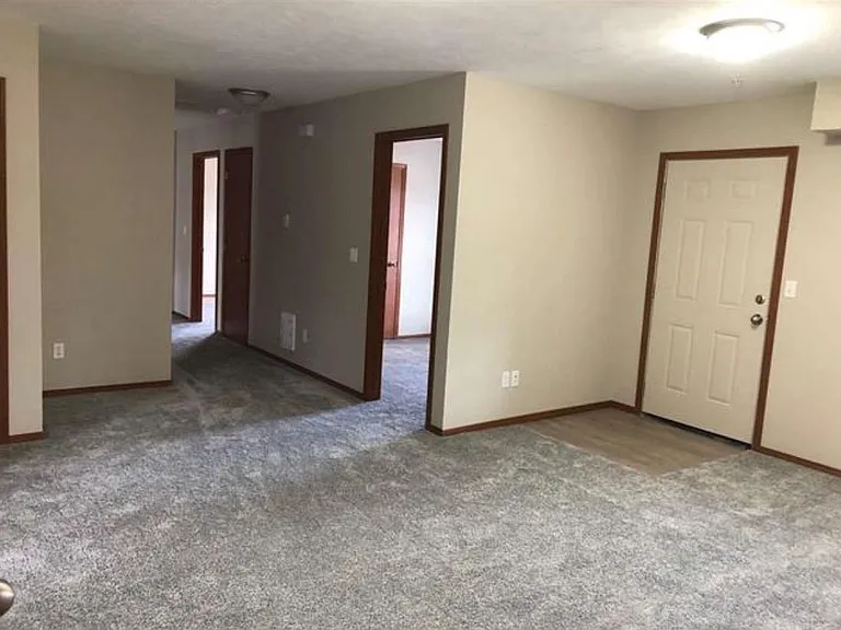 722 S Helena St — Photo 5