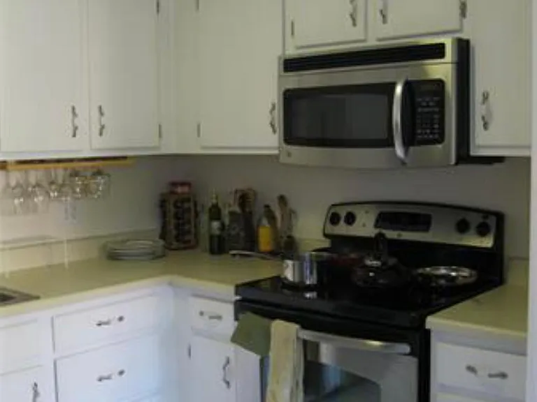 54 Bradley St — Photo 3