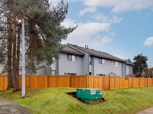 19022 119b Ave #3, Pitt Meadows, BC V3Y 1X5