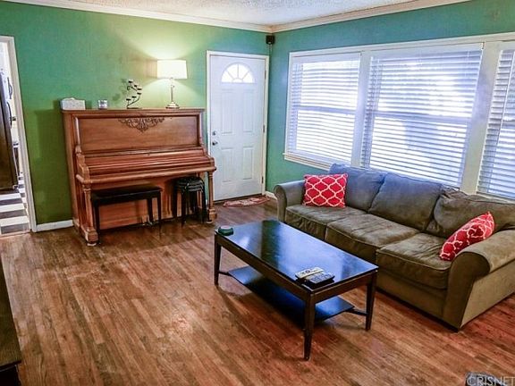 3rd image of 7433 De Soto Ave