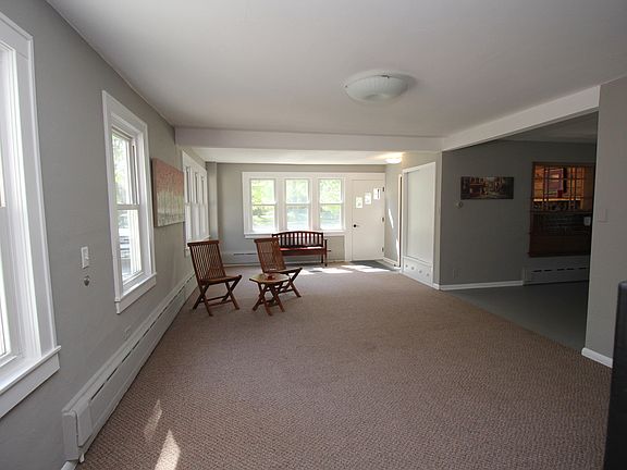 3rd image of 1217 Douglas St