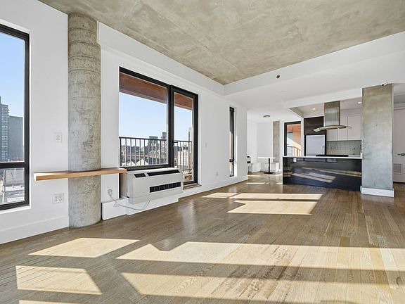 4th image of 225 E 138th St #Penthouse 1