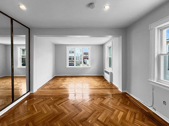 5th image of 3825 Laurel Ave Floor 1