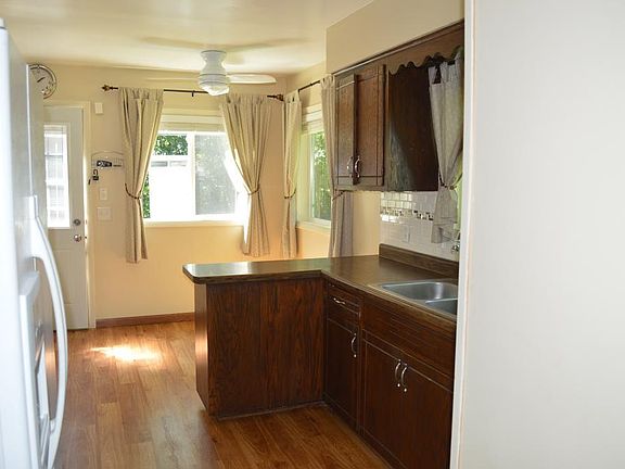 3rd image of 7049 156th Ave NW