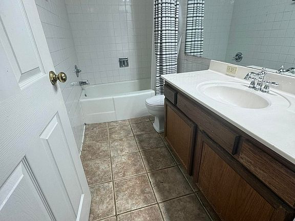 5th image of 1800 Terrace Ave
