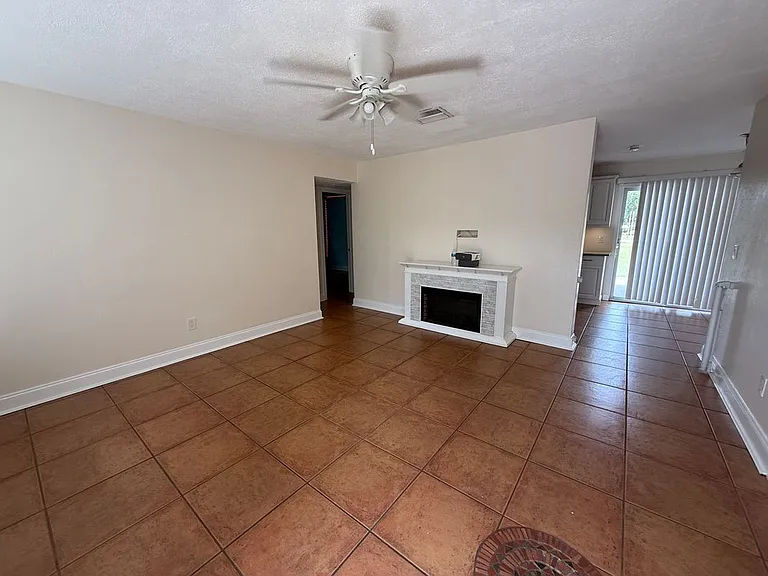 713 S Jenkins Rd — Photo 21