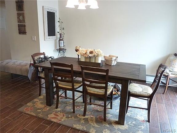 4th image of 29 Somerset Dr APT 13Q