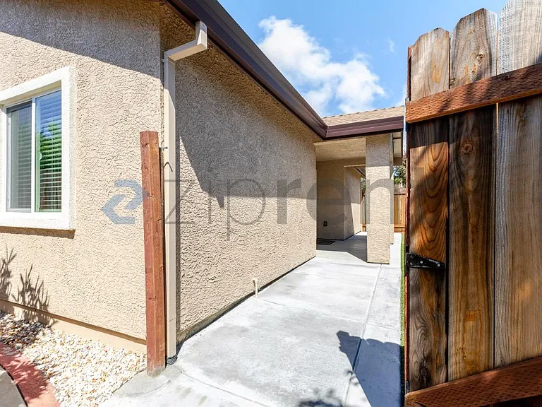 8385 Laporte Way #ADU — Photo 3