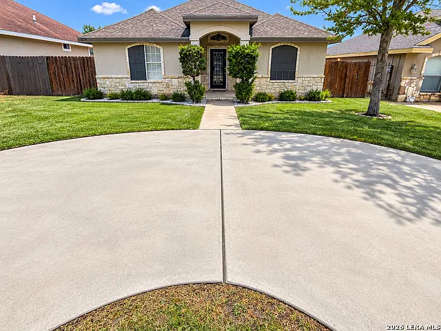 3 bed, 2.0 bath, 1239 sqft, $1,800 — Photo 2