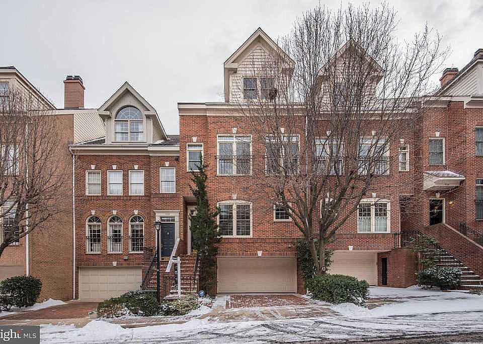 1st image of 1524 N Colonial Ct