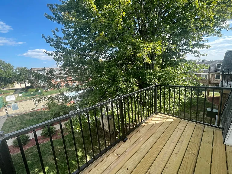 Superior Place Apartments — Photo 11