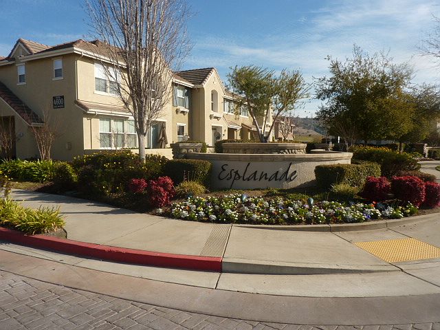 1st image of 810 Esplanade Cir