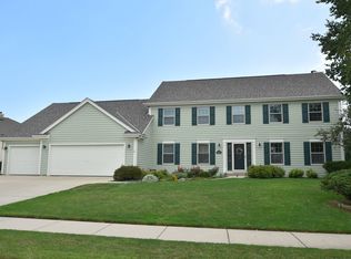 1280 Dove Ln, Grafton, WI 53024