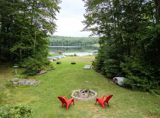 18 Holiday Shore Dr, Dunbarton, NH 03046