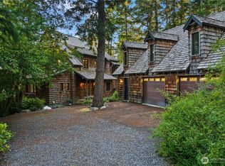 90 Montgomery Ln, Eastsound, WA 98245