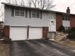 2 Willow Ct, Bolingbrook, IL 60440