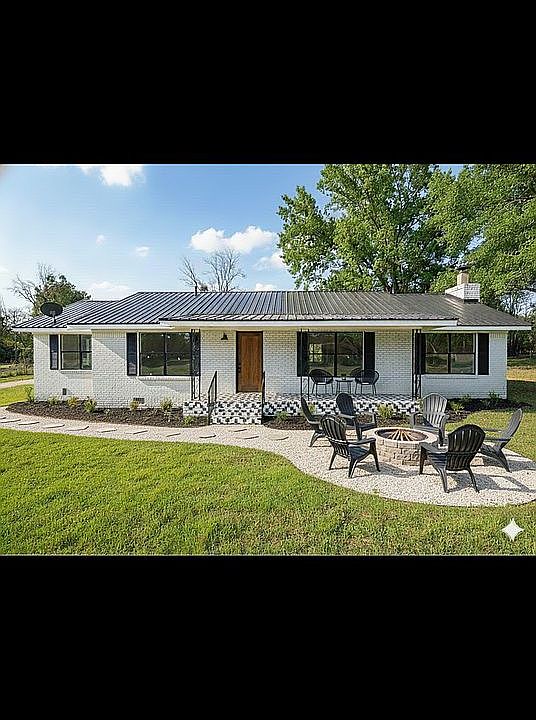 1st image of 240 Cole Rd