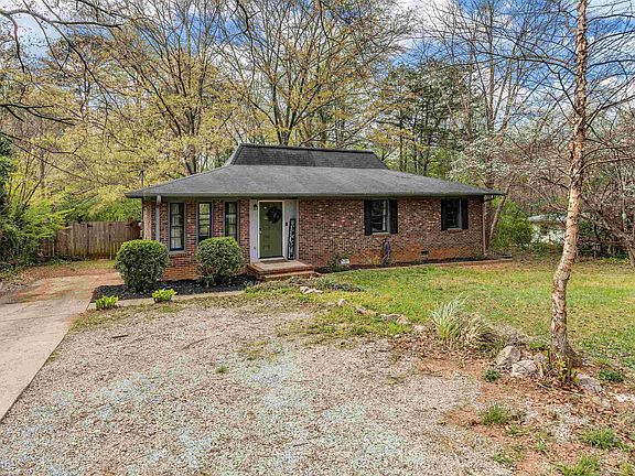 2nd image of 313 Tubbs Mountain Rd